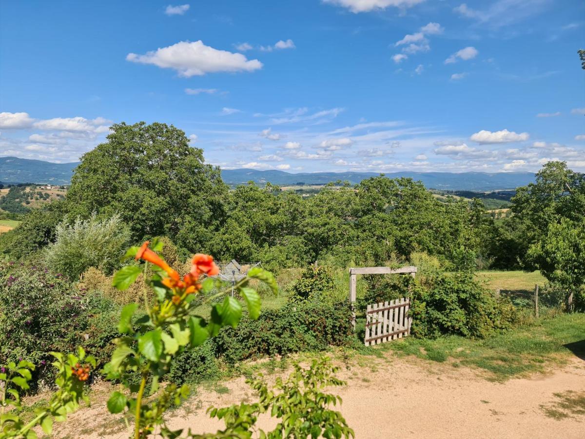 Gite Chez Tiane Saint-Flour-L'Etang Kültér fotó